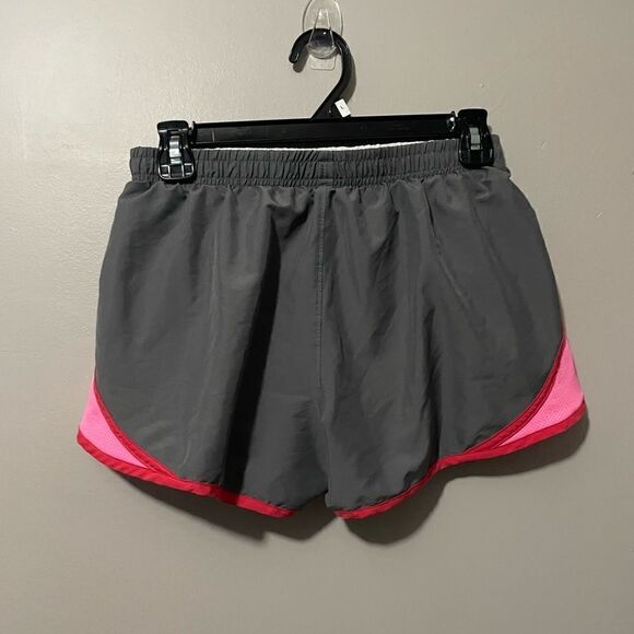 Under Armour shorts size S - Picture 3 of 4